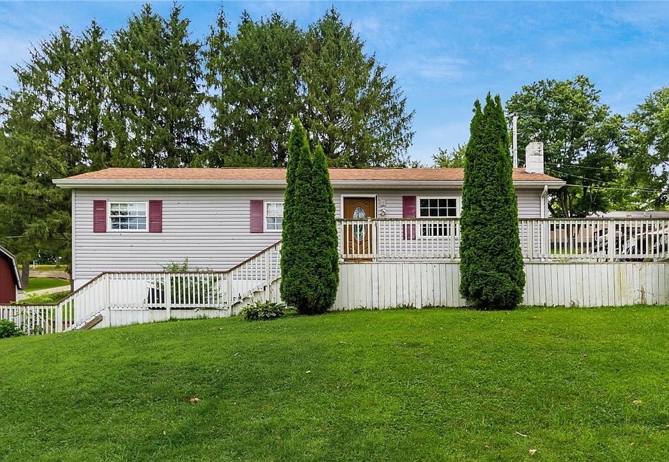 1st image of 490 Cedarhurst Dr