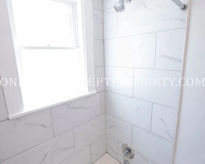 Clairmont — Photo 66