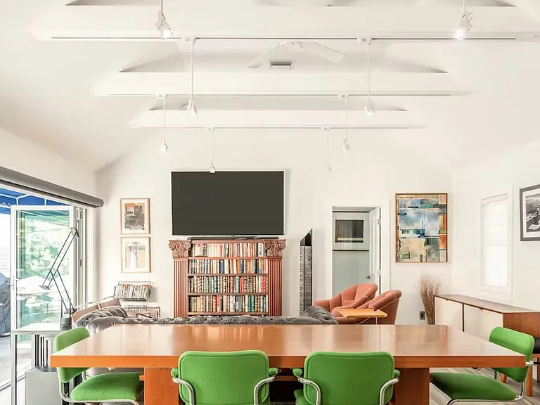 629 Elizabeth St — Photo 11