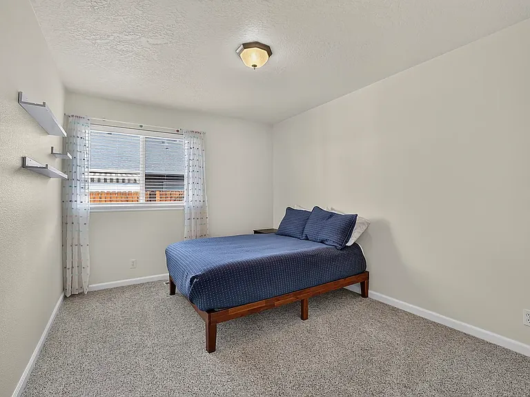 8106 W Penny Ln — Photo 14