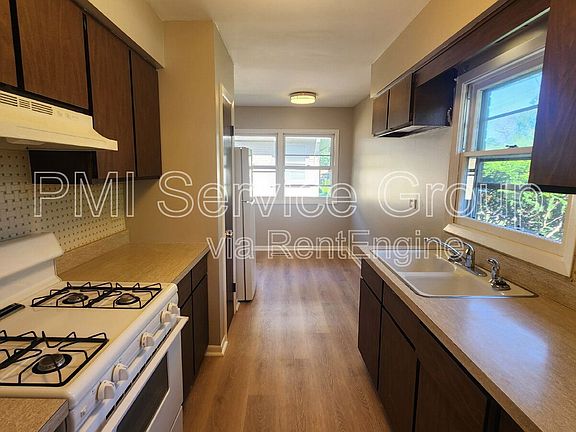 2nd image of 717 E South Broadway Ave APT A
