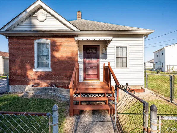 921 Columbia Rd, Dupo, IL 62239