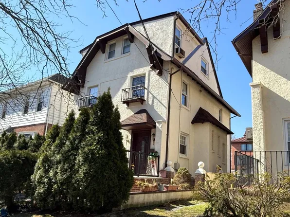 2914 Bell Blvd, Bayside, NY 11360