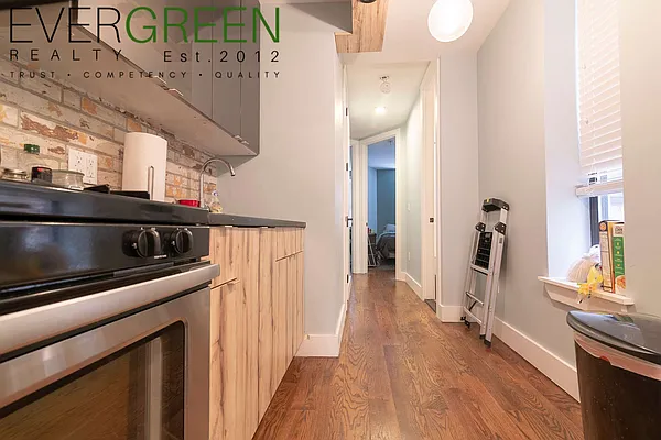 Rented by Evergreen Apartments BK | media 20