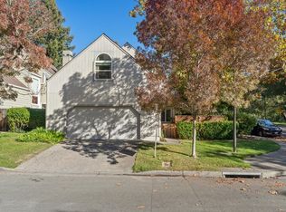 1304 Foothill Dr, Healdsburg, CA 95448