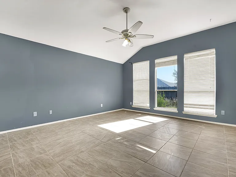 1708 Windcastle Dr — Photo 18