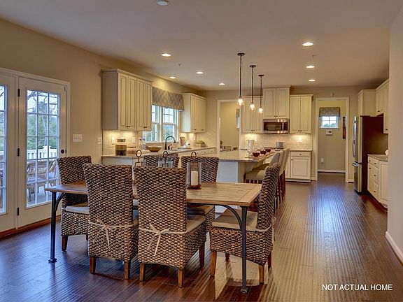 4th image of 6481 Creekside Cir