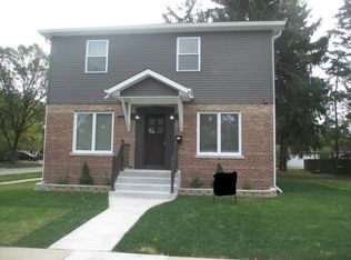 9401 Henrietta Ave, Brookfield, IL 60513