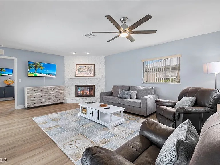 5240 SW 2nd Pl — Photo 7