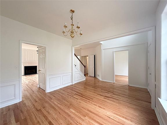 5th image of 2532 Haddenham Ln SW