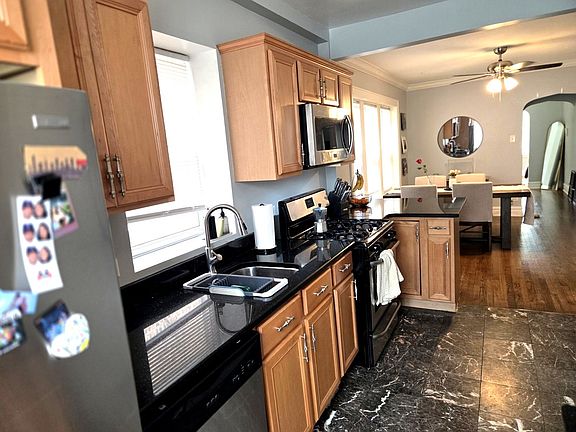 3rd image of 3005 N Kolmar Ave #1
