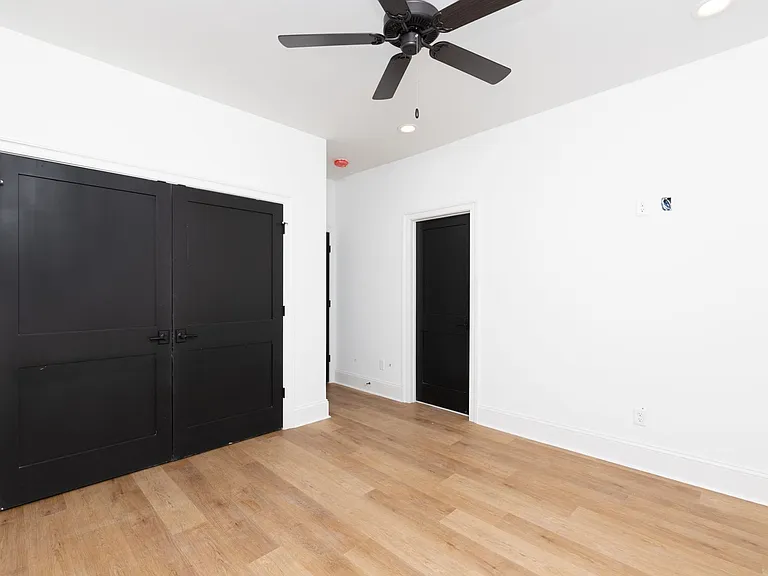 3200 Holly Rd — Photo 15