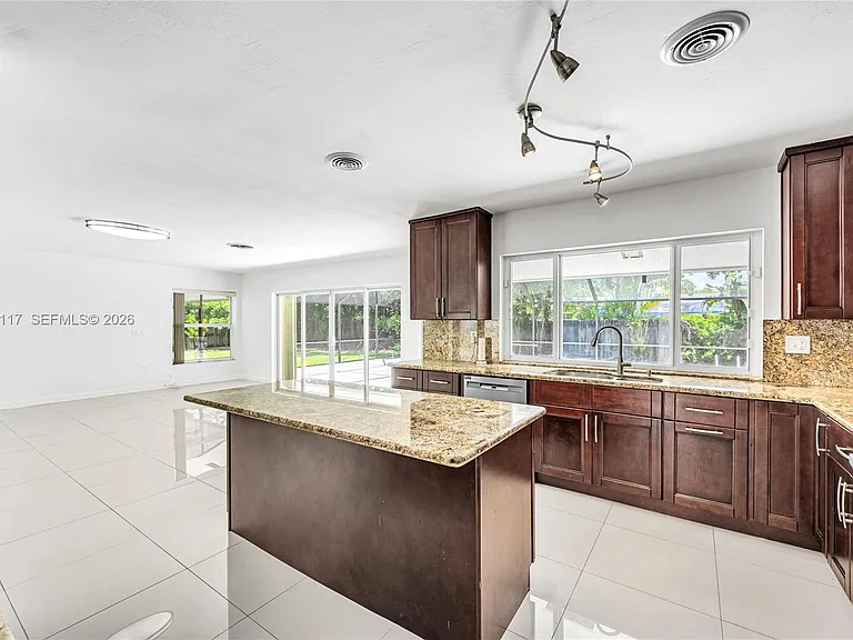 13100 SW 81st Ave — Photo 8