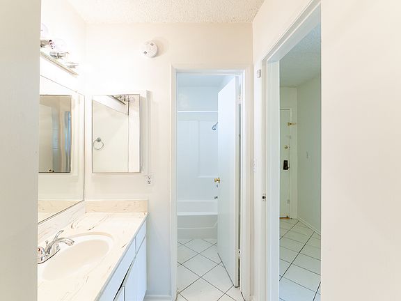 4th image of 1011 Palm Ave APT 213