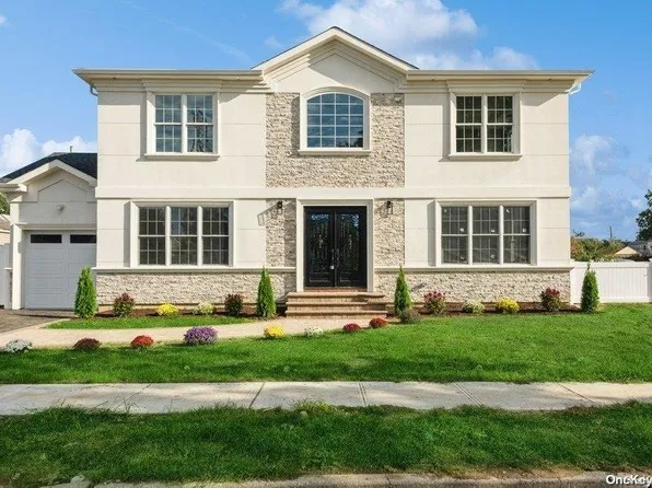 89 Cornflower Road, Levittown, NY 11756