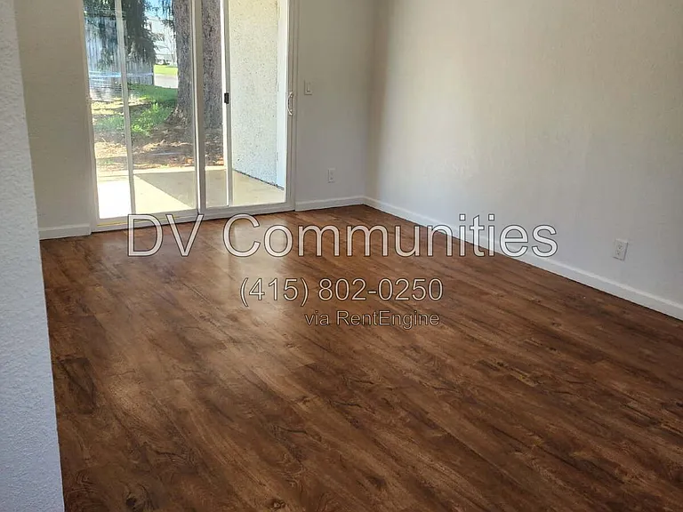 101 N 10th St #13 — Photo 1