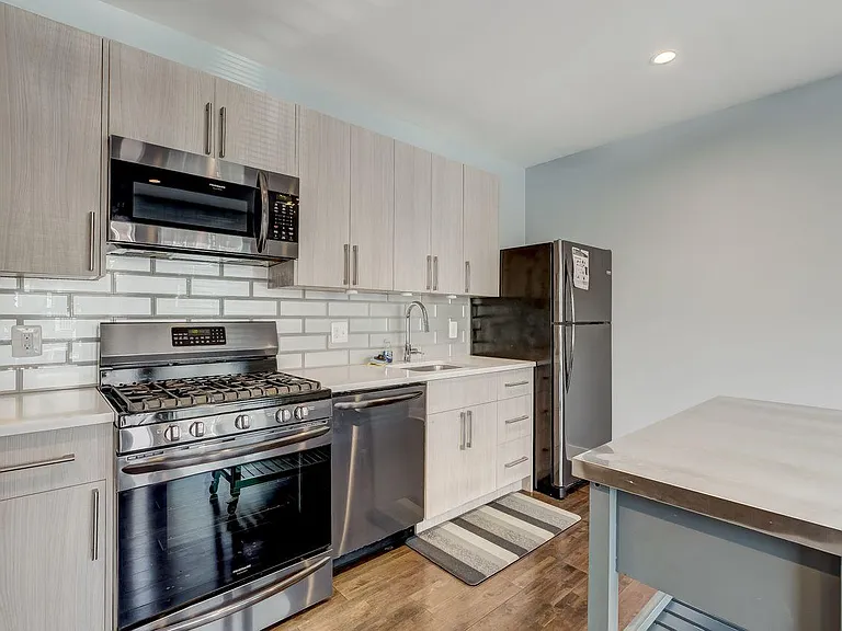 2-1605 F St NE #2 — Photo 16