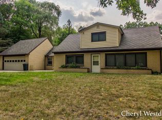 507 Alta Dale Ave SE, Ada, MI 49301