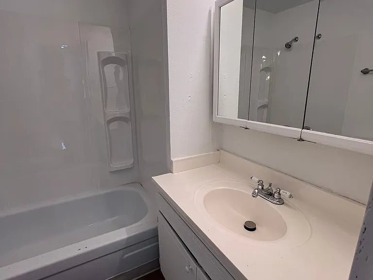 268-34th Ave 4-Plex — Photo 13