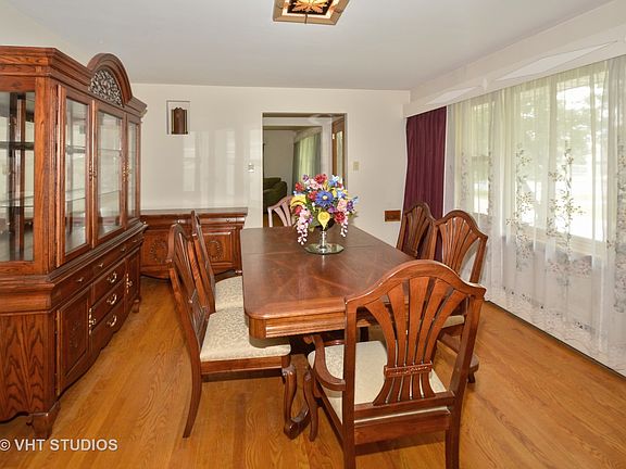 5th image of 9601 Robertson Ave