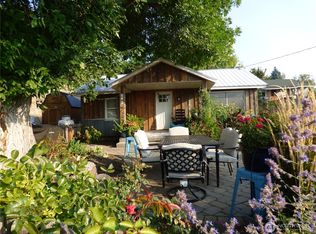 304 Pearl St, Pateros, WA 98846