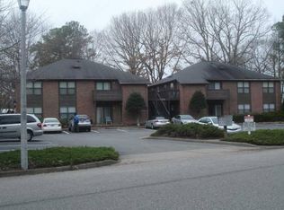 153 Windsor Castle Dr APT E, Newport News, VA 23608