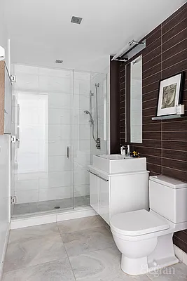 Sold by Elegran | media 18