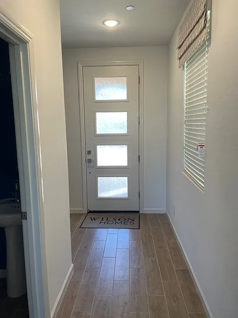 3 bed, 2.5 bath, 1412 sqft, $2,500 — Photo 3