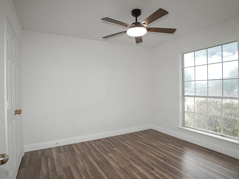 3109 Scott Dr — Photo 11
