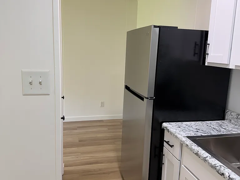 321 Hoffman Ct #12B — Photo 16