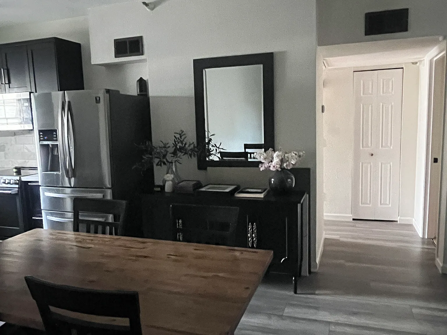 2 bed, 952 sqft, $1,550 — Photo 1