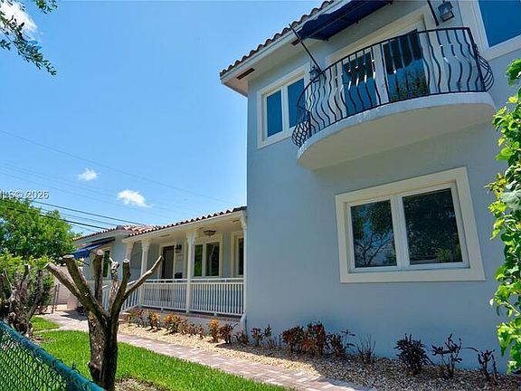 4th image of 500 SW 51st Ct #1