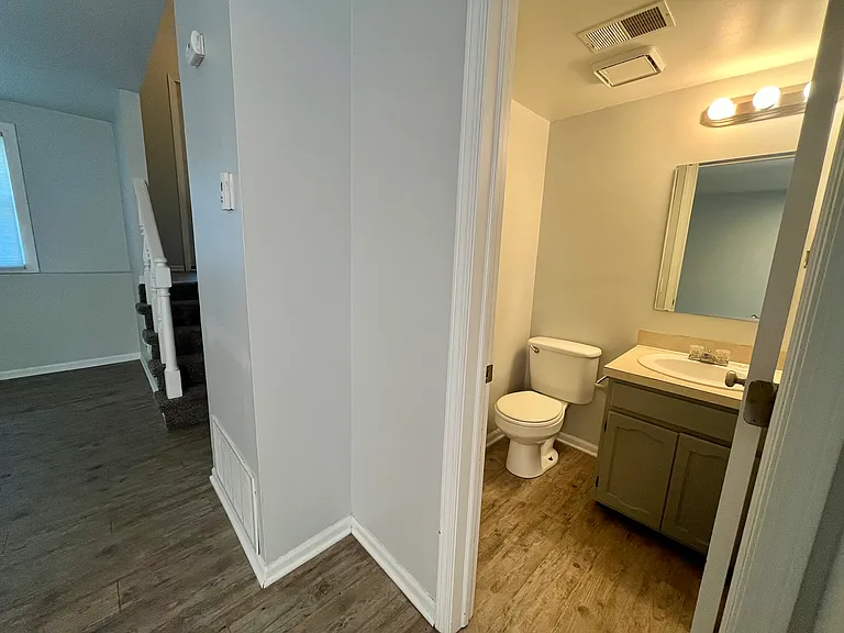 523 Cedar St NE #523 — Photo 8