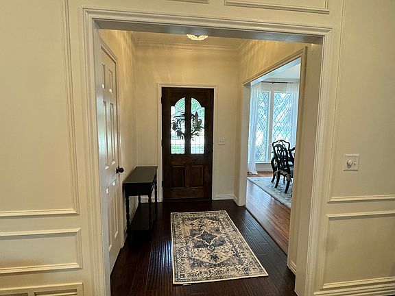 3rd image of 3811 Kelly Blvd