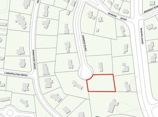 5 Dennis Rd, Longmeadow, MA 01106