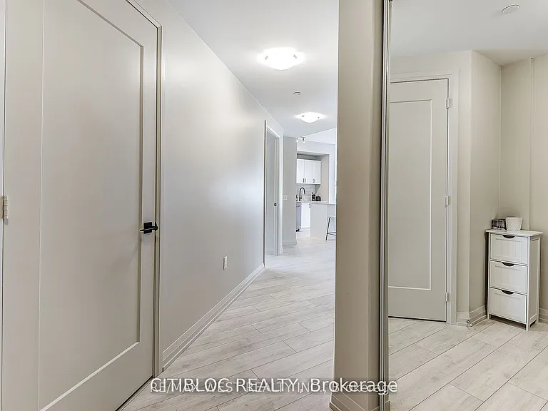 9000 Jane St #1408 — Photo 5