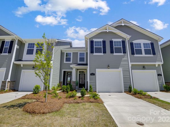 8034 Downy Oak Ln, Charlotte, NC 28269