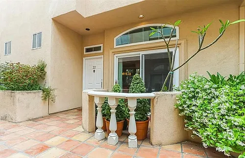 11112 La Maida St Photo 1 11112 La Maida St Photo 1