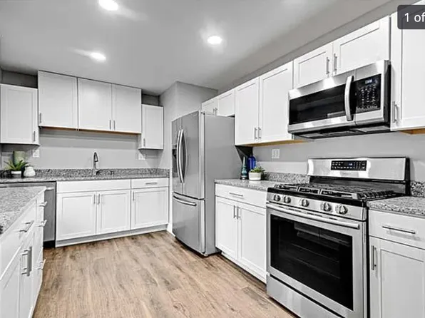 7721 Colonial Dr, Prairie Village, KS 66208