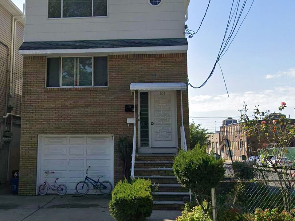 1st image of 601 Sussex St #2