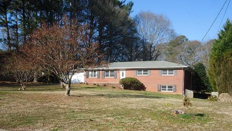 1st image of 2935 Piedmont Dr