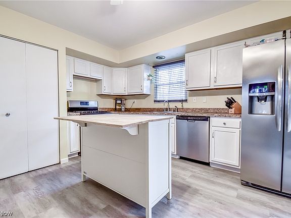3rd image of 9925 Aldridge Dr