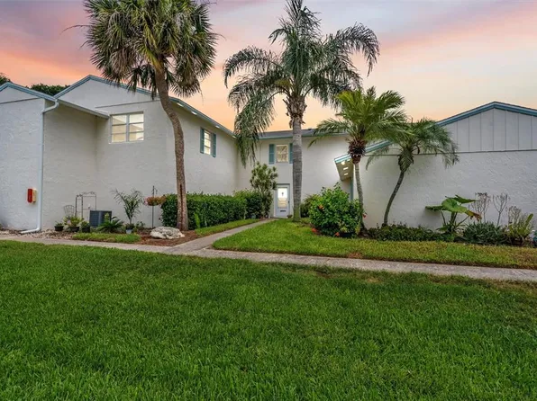 3292 39th St S APT B, Saint Petersburg, FL 33711