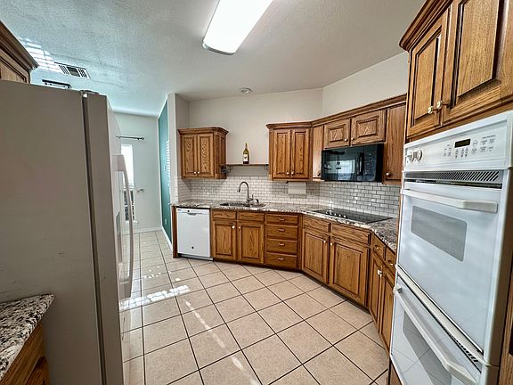 5th image of 3028 Whitehall Ln