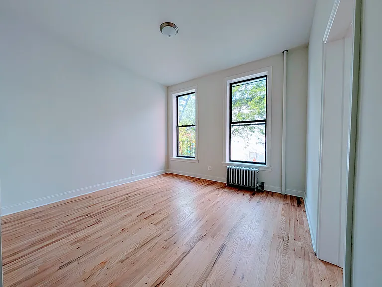 446 Dean St #2R — Photo 3
