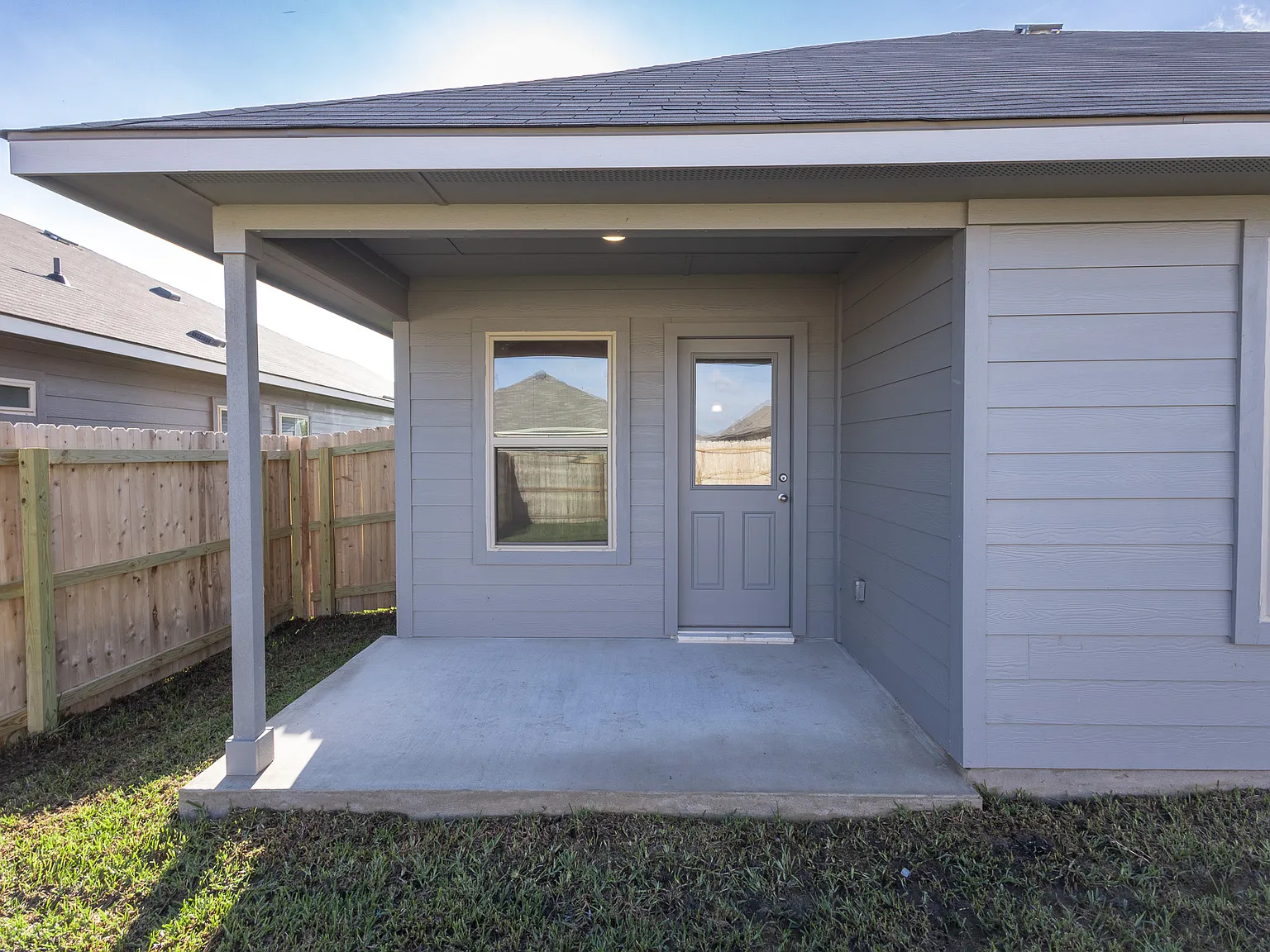 4 bed, 1576 sqft, $2,300 — Photo 4