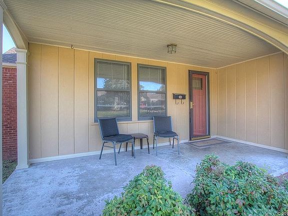 3rd image of 1401 S Oswego Ave