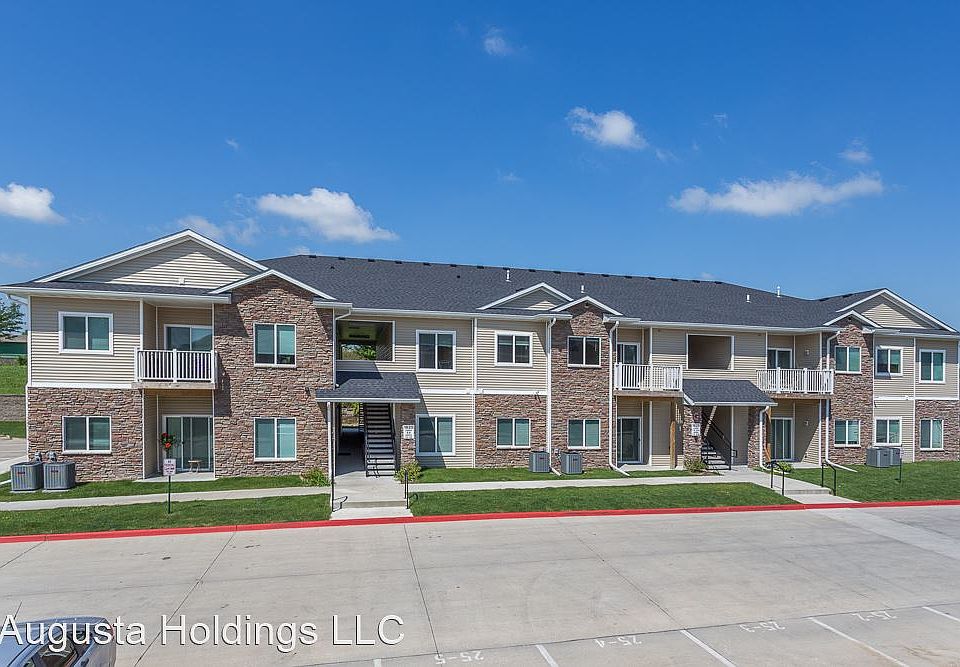 1st image of 1305 N 6th St #4790607