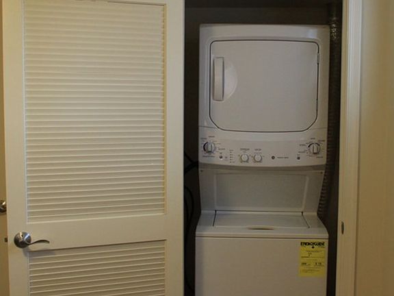 Full size washer/dryer in unit