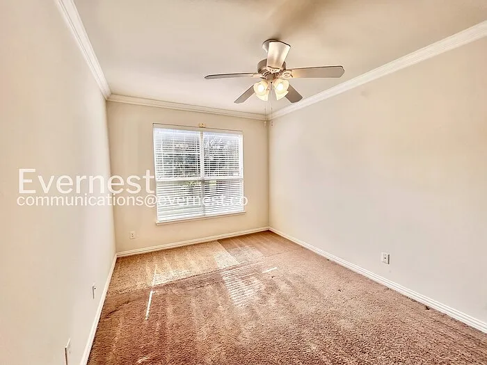 6458 Riverside Dr — Photo 13